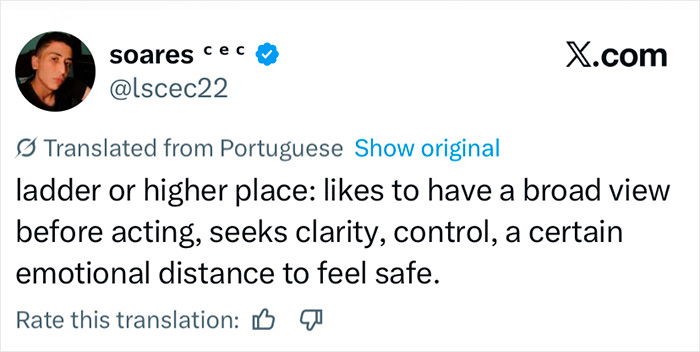 Screenshot of a translated tweet explaining a hidden test therapists use to judge emotional distance and control on entering the room.