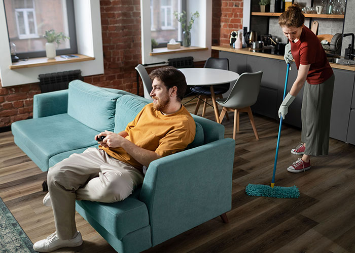 Woman realizes she doesn&rsquo;t need a jobless partner who costs more than he brings in, cleans while he relaxes.