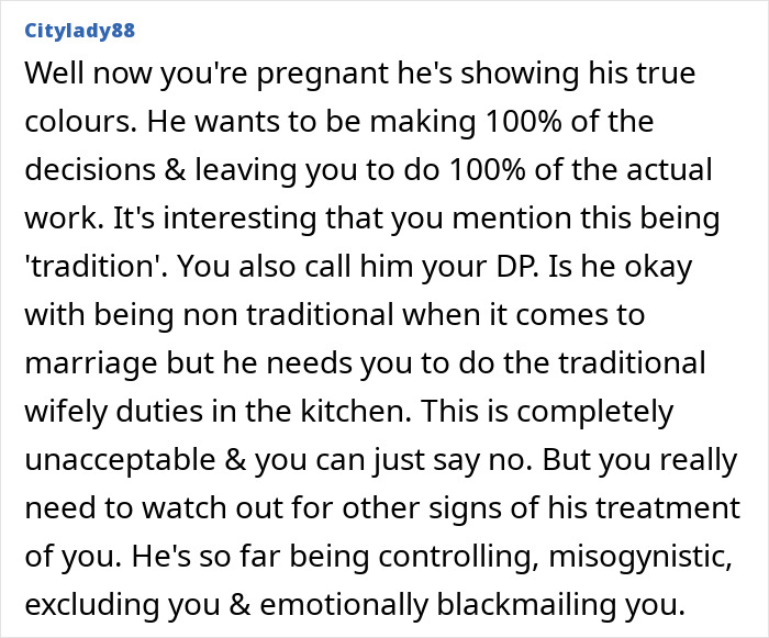 Text message discussing a woman who doesn&rsquo;t want to cook a foreign traditional Christmas spread due to controlling behavior.