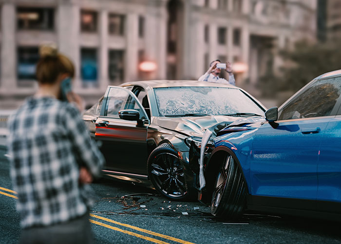 Guy Can&rsquo;t Believe Girlfriend Takes Care Of Baby And Dogs During A Car Crash And Leaves Him Alone