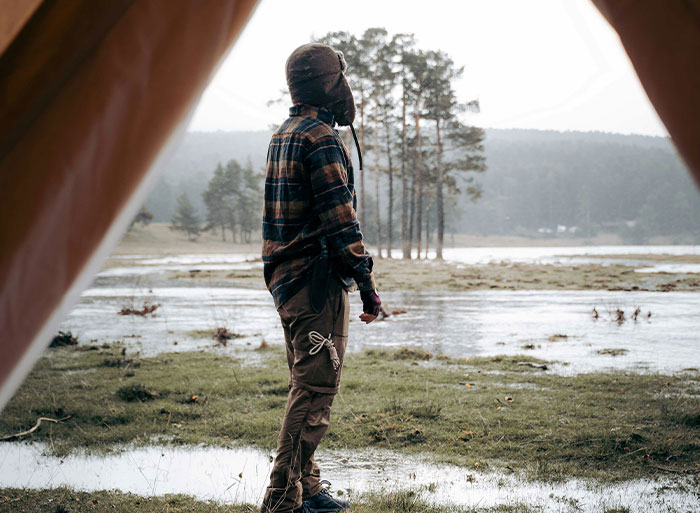 42 Of The Worst Places People Had To Survive A Night In