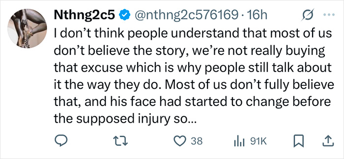 Tweet discussing Zac Efron's back to normal face, with expert opinions on what happened to his appearance.