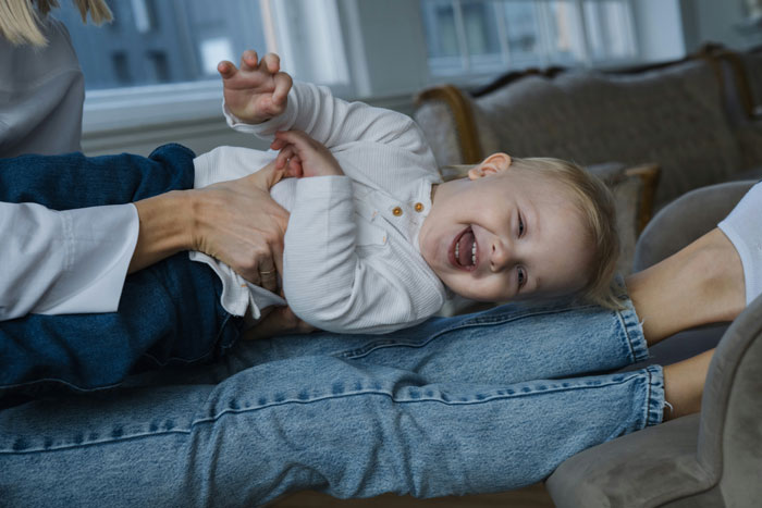 Parents Had To Take Time To Recover After These 61 Hilarious Roasts From Their Kids