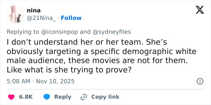 Tweet criticizing Sydney Sweeney&rsquo;s target audience sparks heated reactions in Sydney Sweeney and Lindsay Lohan comparison debate.