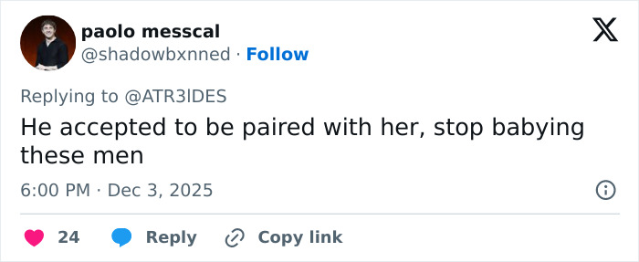 Tweet discussing Ethan Hawke&rsquo;s pairing with Sydney Sweeney amid online controversy about his willingness to be there.