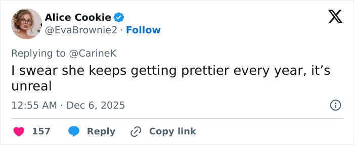 Screenshot of a tweet praising Miley Cyrus&rsquo;s youthful glow and viral makeover after taking the veneers out.