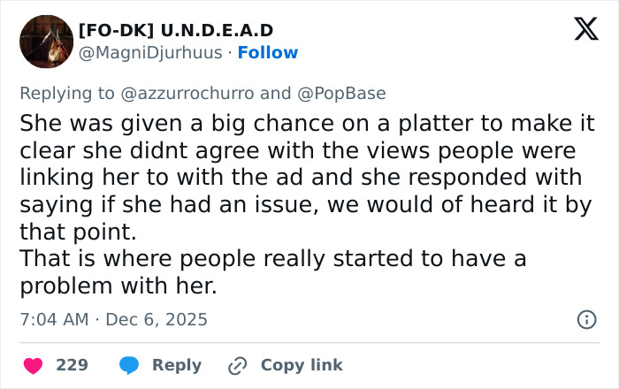 Tweet discussing Sydney Sweeney's American Eagle ad apology and public reactions to her delayed response.