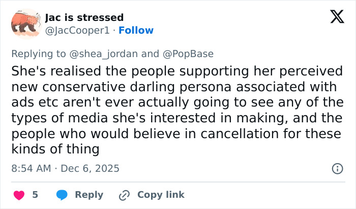 Tweet discussing Sydney Sweeney&rsquo;s late apology for American Eagle ad and the mixed public reactions it sparked.