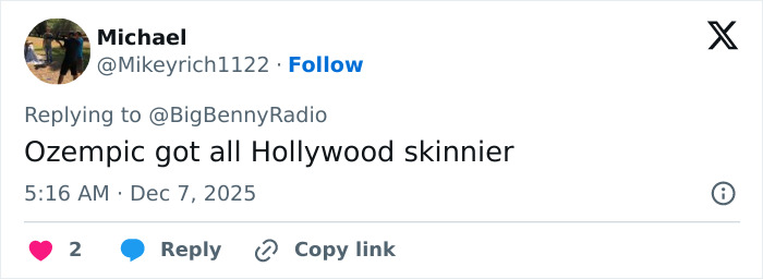 Twitter reply mentioning weight loss with a comment on Hollywood getting skinnier, related to Melissa McCarthy&rsquo;s jaw-dropping 95-pound weight loss.
