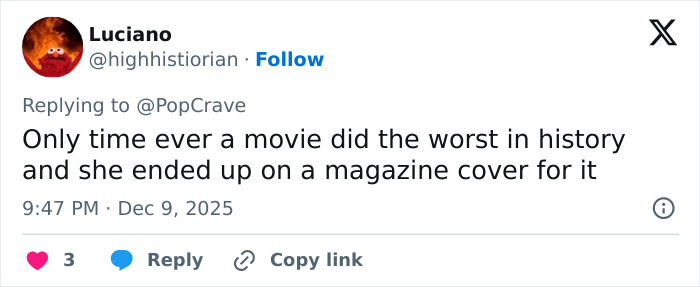 Tweet discussing Sydney Sweeney fans spotting an odd detail in her Sports Illustrated cover story.