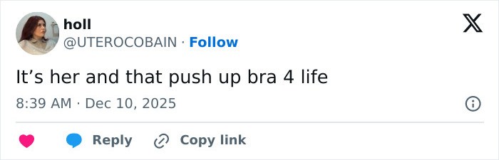 Tweet from a fan highlighting Sydney Sweeney and a noticeable detail in her Sports Illustrated cover photo.