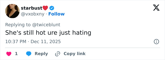 Tweet comment on Emily Blunt's podcast appearance sparking plastic surgery rumors, posted by user starbust.