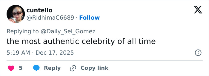 Screenshot of a fan tweet praising Selena Gomez as the most authentic celebrity in response to a shaving question.