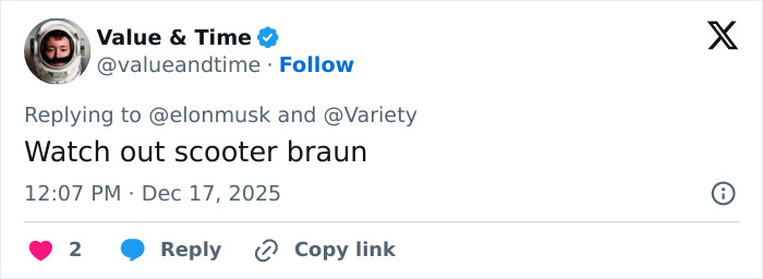 Screenshot of a Twitter reply mentioning Elon Musk&rsquo;s weird comment about Sydney Sweeney&rsquo;s chest sparking online frenzy.