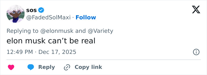 Tweet screenshot showing a user replying to Elon Musk about a weird comment on Sydney Sweeney&rsquo;s chest sparking an online frenzy.