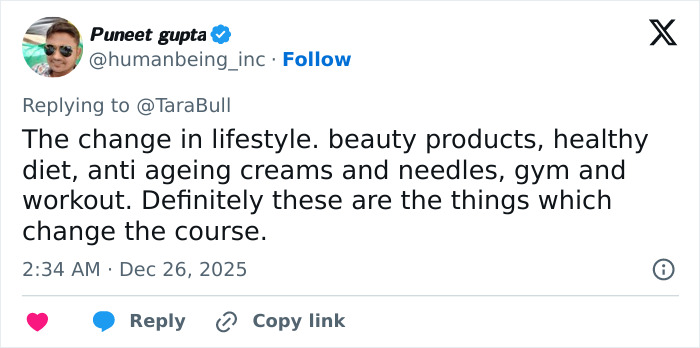 Tweet discussing lifestyle changes and beauty products impacting the appearance of surgeons and celebrities at age 55.