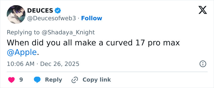 Tweet discussing a curved iPhone 17 Pro Max, with users questioning Apple, linked to Photoshop skills debate.