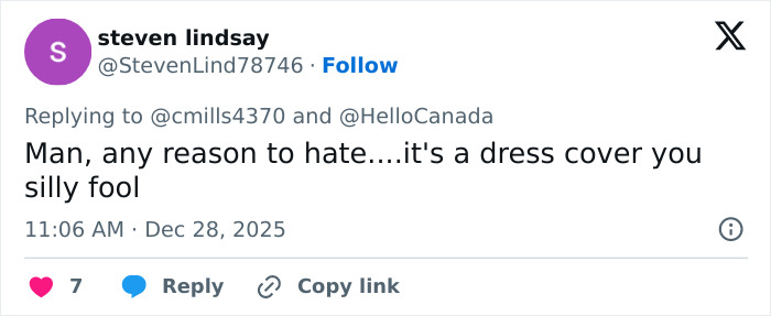 Tweet discussing a dress cover controversy related to a satin bed sheet and Gordon Ramsay's daughter's wedding.