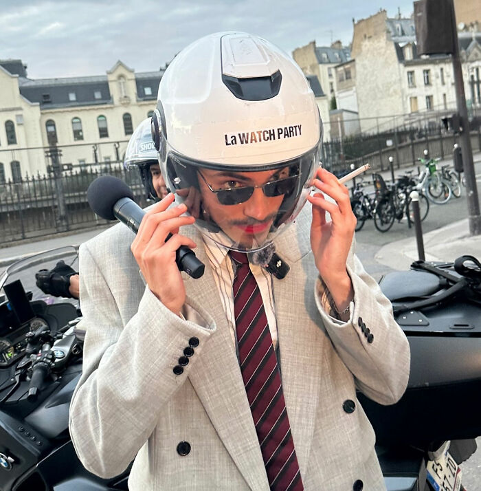 "Bianca Censori, You Have 24 Hours To Reply": Influencer Stuns With Extremely Graphic Bodysuit "Bianca Censori, You Have 24 Hours To Reply": Influencer Stuns With Extremely Graphic Bodysuit