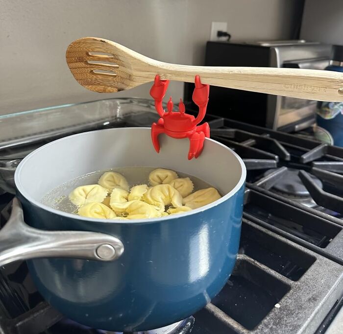  Silicone Utensil Crab Will Give Their Messy Cooking Spoon A Tiny, Cheerful, And Incredibly Helpful Crustacean Butler To Hold It For Them
