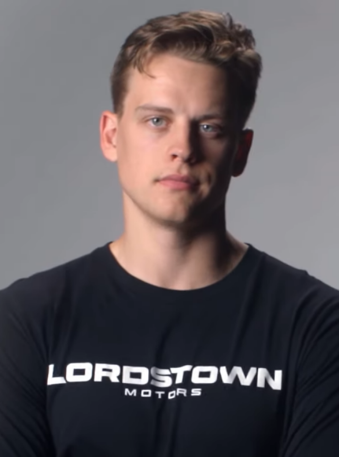 Football Player Joe Burrow, 29