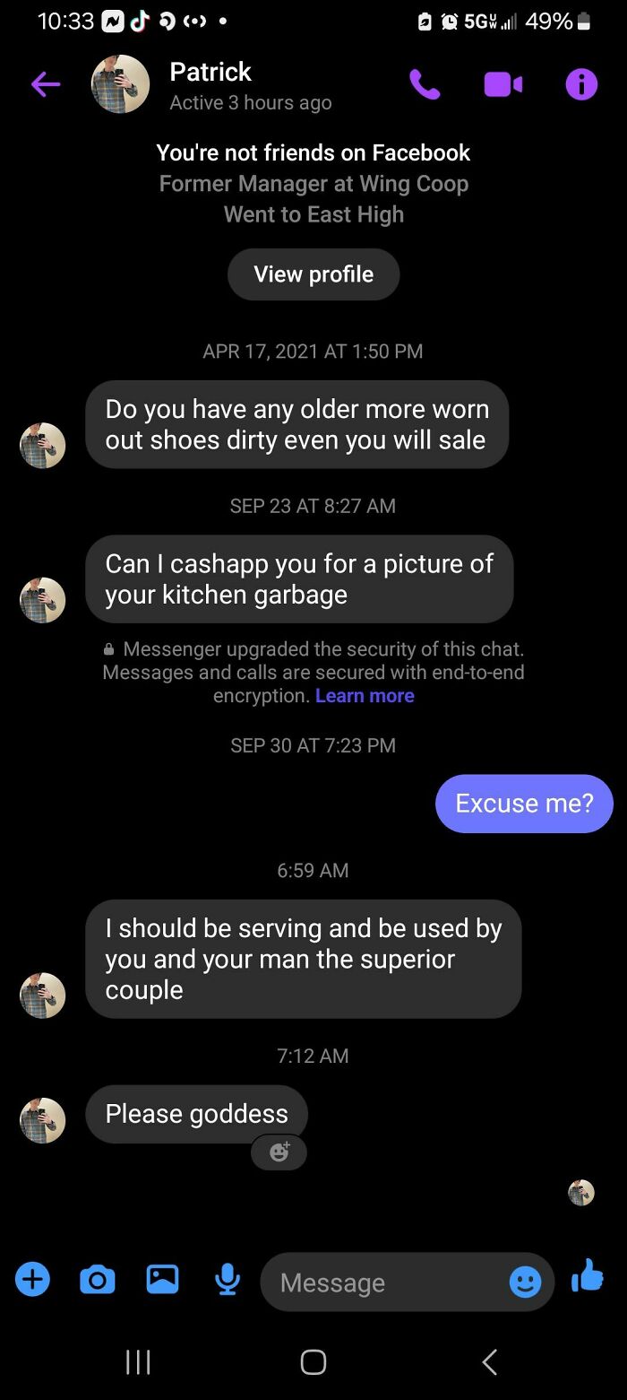 Screenshot of cringy messages from a man on Facebook Messenger in a collection of pathetic men talking to women.