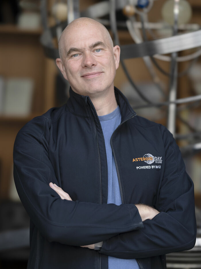 Youtuber Scott Manley, 53