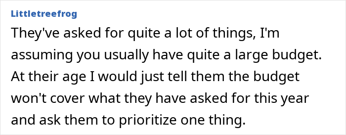 Comment text explaining a dad promising to contribute $400 per kid for Christmas but causing mom to panic after changing his mind.