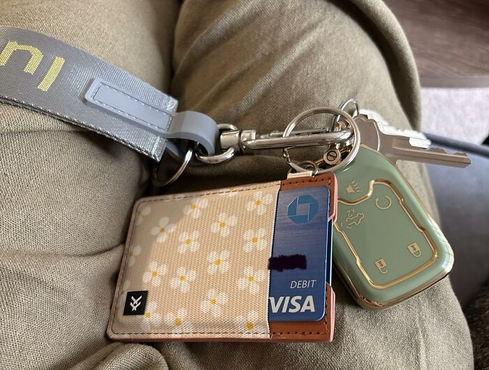 Your Pockets Can Now Be Liberated From The Bulky, Overstuffed Behemoth You Call A Wallet And Replaced By The Infinitely More Stylish Minimalist Card Holder 