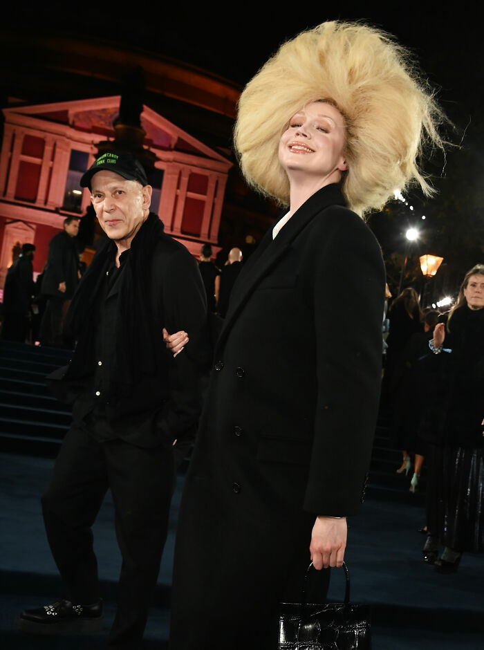 "A New Home For Lice": Gwendoline Christie’s Bizarre Hair Look Hijacks Fashion Awards "A New Home For Lice": Gwendoline Christie’s Bizarre Hair Look Hijacks Fashion Awards