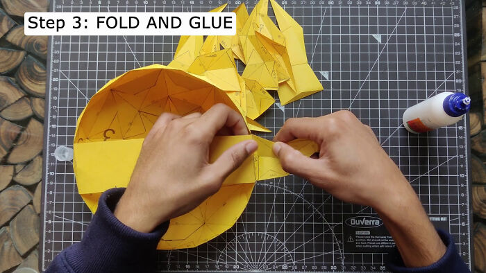 I Couldn't Find Affordable Wall Art, So I Designed A Low-Poly "Sun & Moon" Out Of Paper