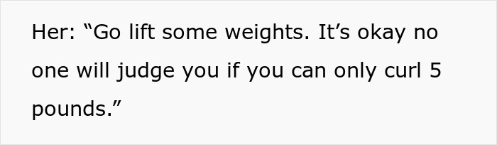 Text image showing a girl crying while roasting a friend with funny insults about lifting weights.