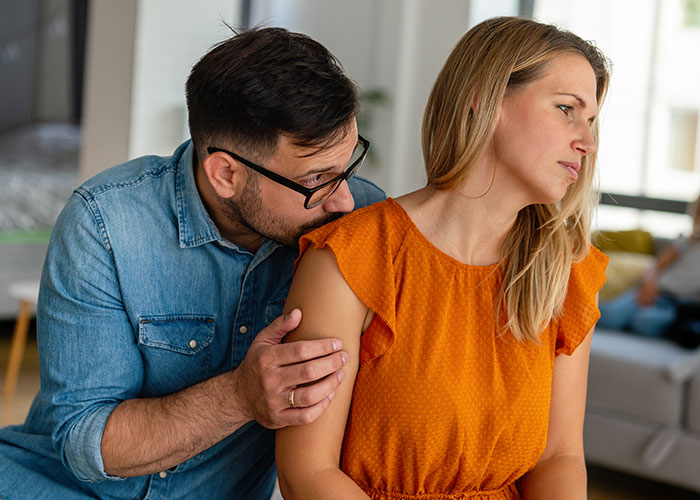 Thanksgiving Turns Awkward After Couple&rsquo;s Parents Finally Meet: &ldquo;He's Been Lying To Me For 2.5 Years&rdquo;