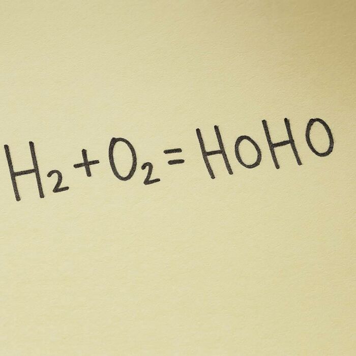 Funny Christmas meme showing a chemistry equation H2 plus O2 equals HoHo written on beige paper.