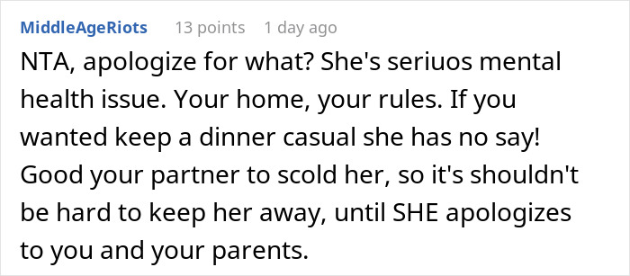 Comment discussing a woman hosting a casual Christmas dinner and her toxic mother-in-law causing conflict.