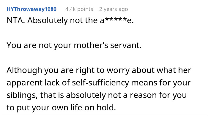 Text from an online forum discussing family conflict over a 23-year-old's decision to move out and childcare responsibilities.