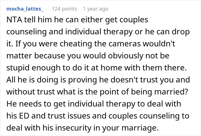 Reddit comment discussing trust issues and the suggestion to install CCTV at home due to unexplained scratches on wife&rsquo;s back.