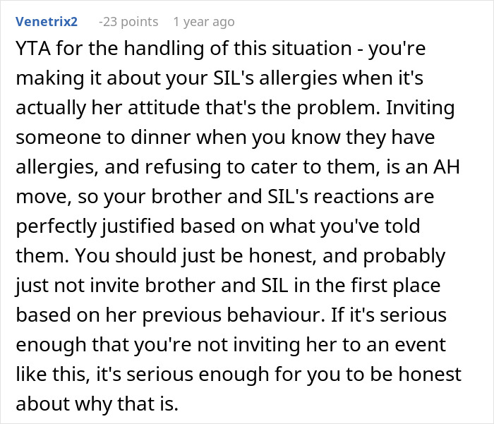 Comment discussing woman expecting family to cater to her allergies and resulting family conflict over grandkids.