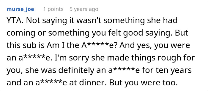 Screenshot of an online comment thread discussing a guy's girlfriend asking him to close her closet door.