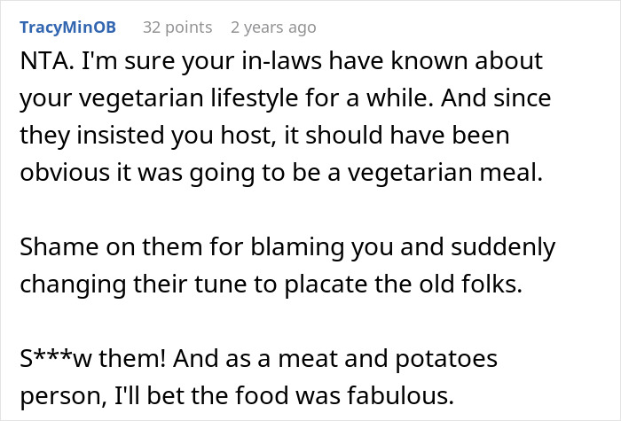 Commenter responding to family reacting negatively to vegetarian host not preparing ham for Christmas dinner.