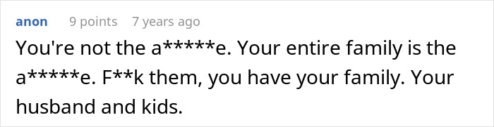 Comment about woman feeling like she ruined Thanksgiving after blowing up at family for leaving dinner, shared on forum. Comment about woman feeling like she ruined Thanksgiving after blowing up at family for leaving dinner, shared on forum.