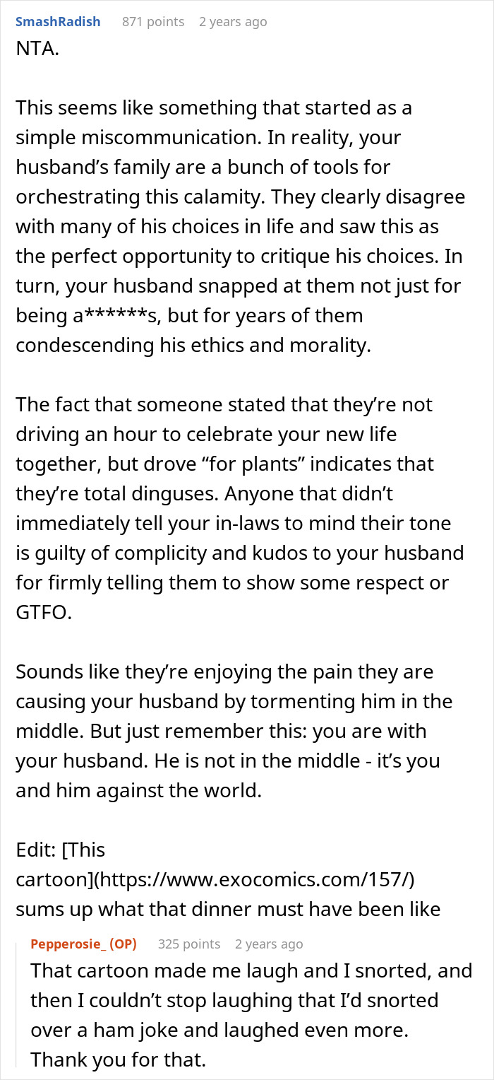 Reddit comment discussing family drama over vegetarian host not preparing ham for Christmas dinner.