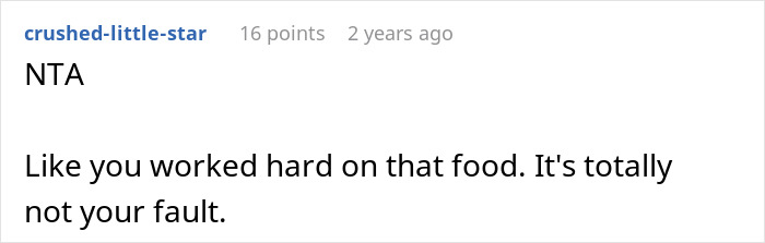 Comment on a forum post about a family upset over a vegetarian host not preparing ham for Christmas dinner.