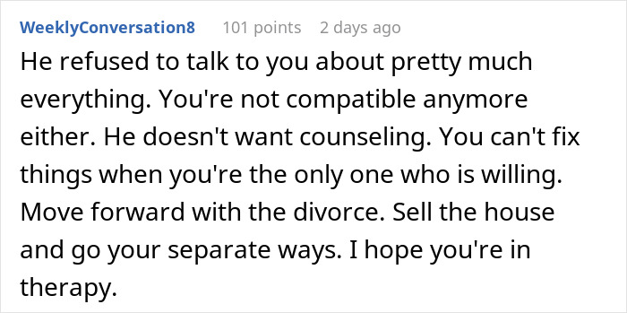 Comment text advising a woman to move forward with divorce after compatibility and counseling issues, reflecting divorce regret.