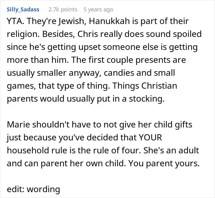 Screenshot of an online comment discussing a dad demanding the family skip Hanukkah gifts due to his spoiled son&rsquo;s tantrums.
