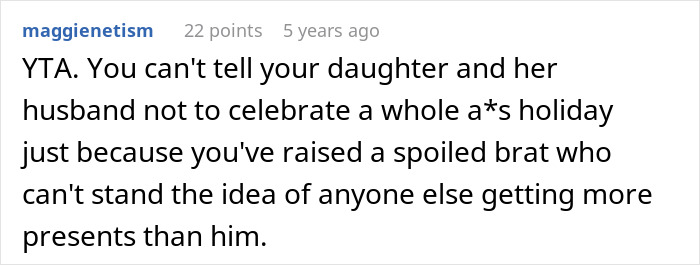 Comment criticizing dad demanding family skip Hanukkah gifts due to spoiled son's tantrums.