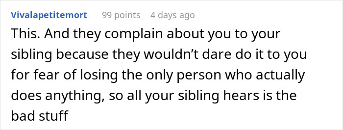 Screenshot of a text comment about family dynamics where a woman is blinded by flowers from her son, ignoring her daughter&rsquo;s efforts.