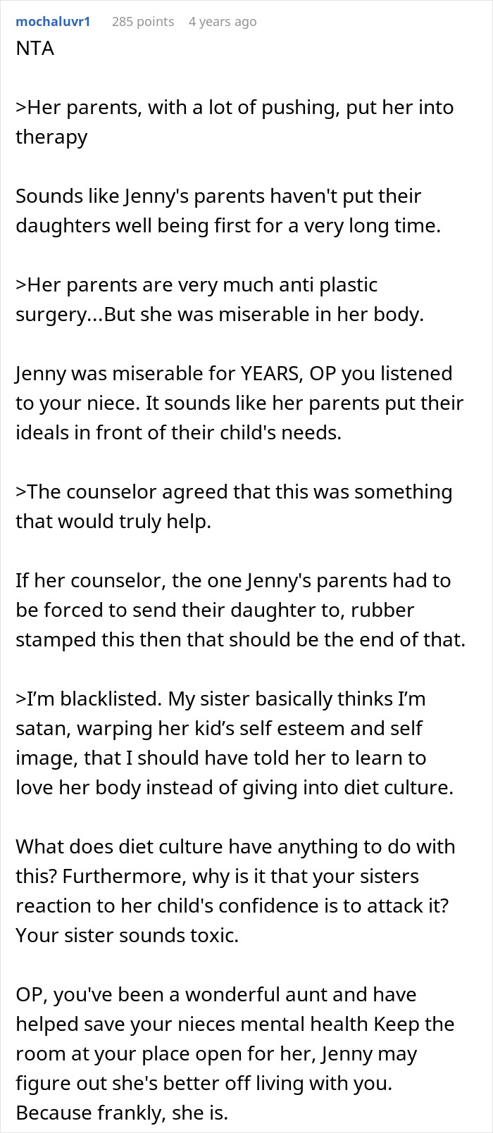 Reddit comment discussing aunt-pay niece tummy tuck drama and family conflicts over plastic surgery decisions.