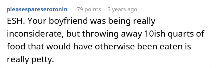 Screenshot of a forum comment discussing a boyfriend’s inconsiderate act involving salting a pot of chili in a relationship conflict.