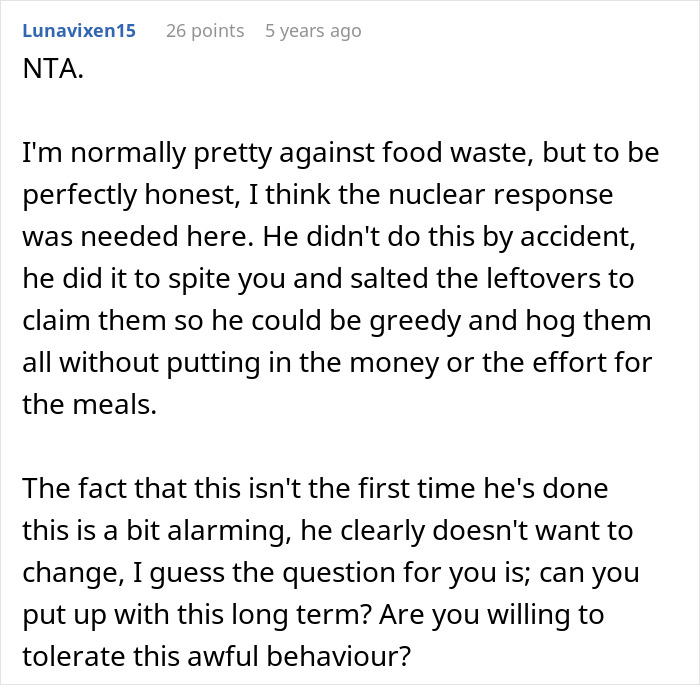 Screenshot of Reddit comment discussing food waste and nuclear response after boyfriend salts entire pot of chili in spiteful act.